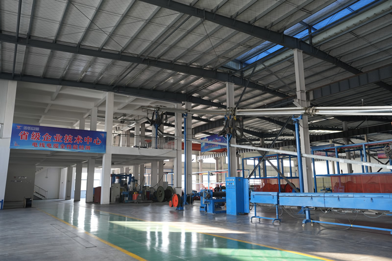 ���³���