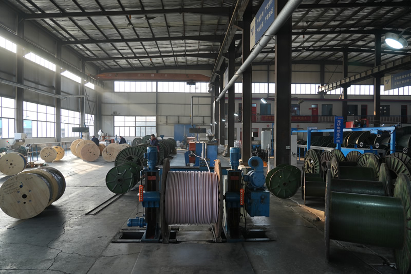 ���³���