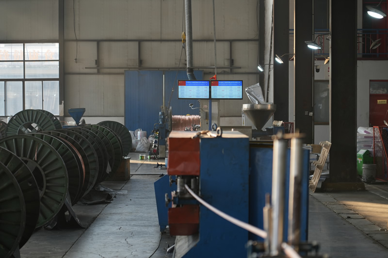 ���³���