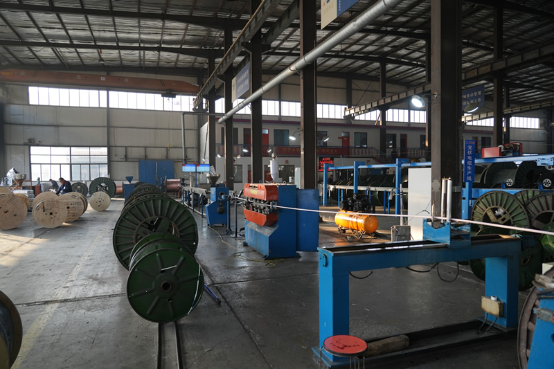 ���³���