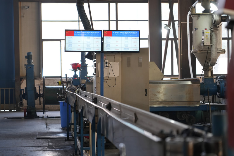 ���³���