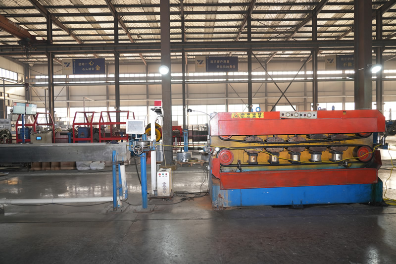 ���³���