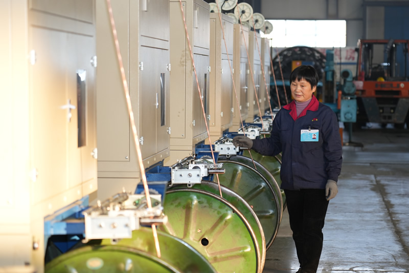 ���³���