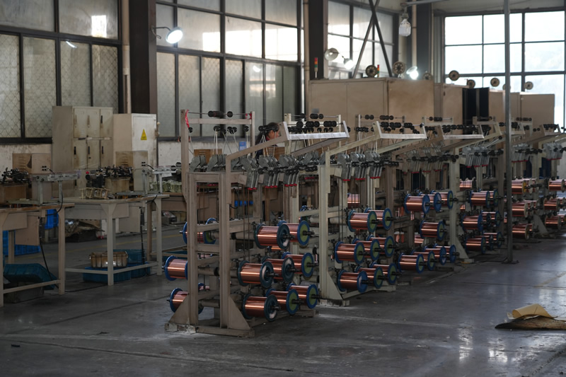 ���³���