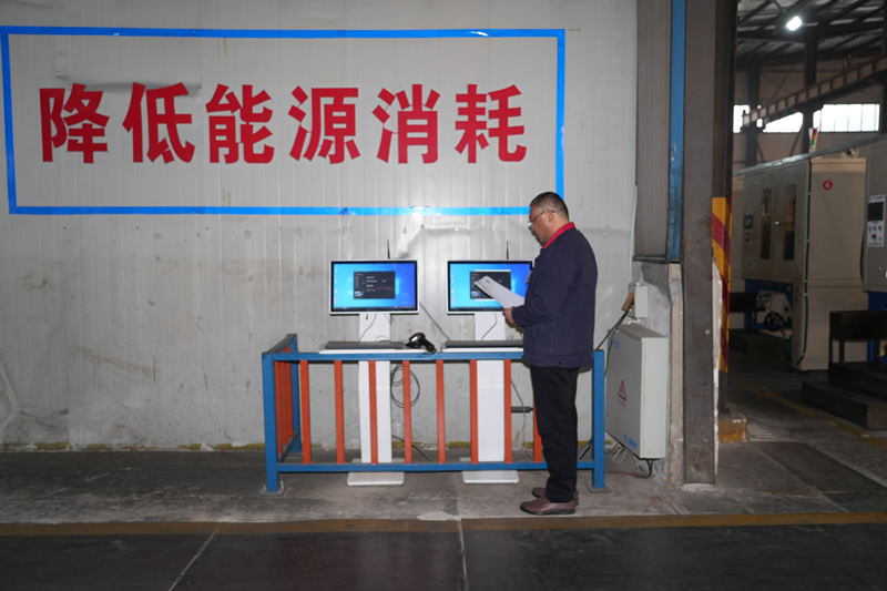 ���³���